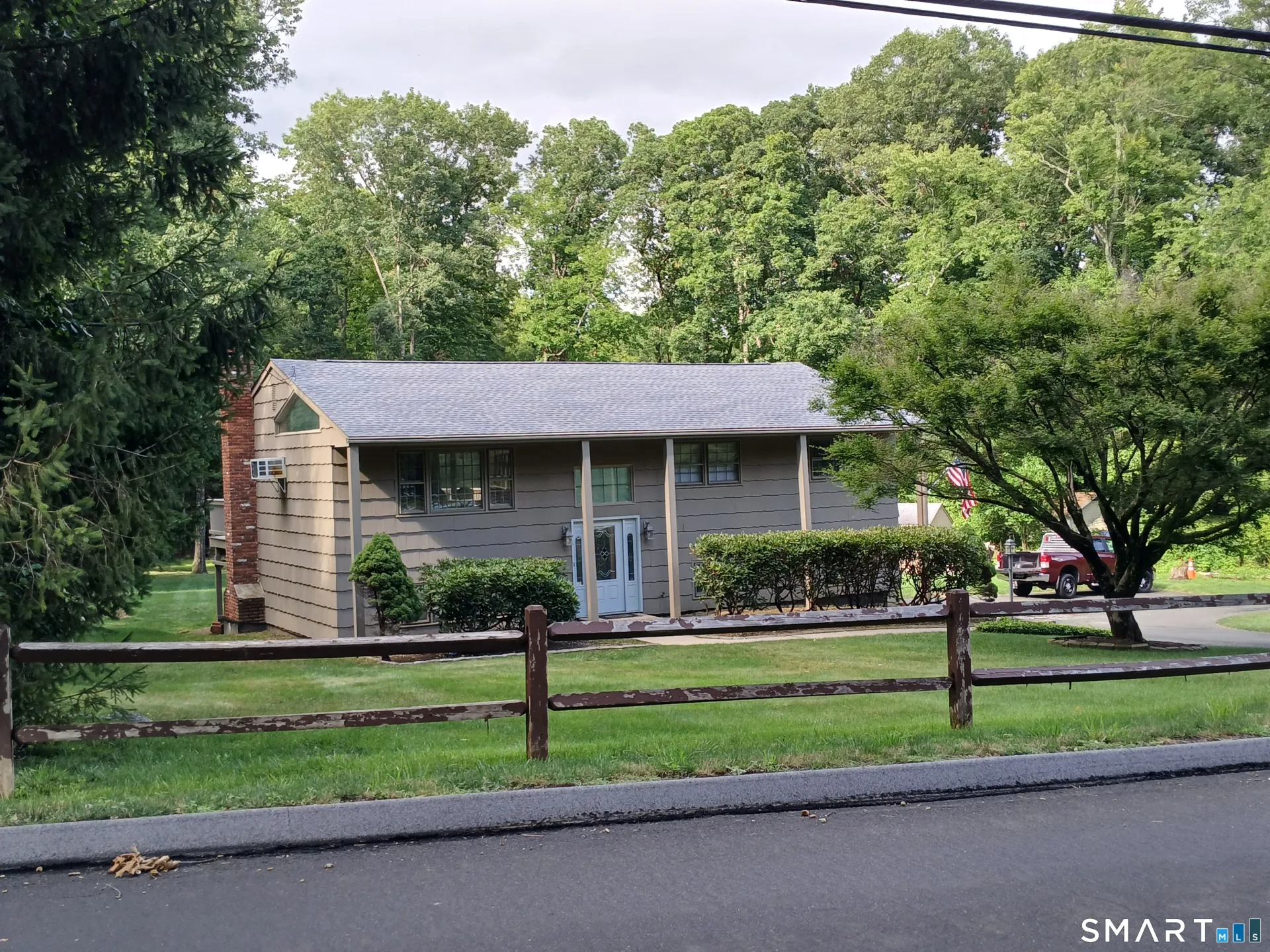 40 Huckleberry Hill Road, Brookfield, CT