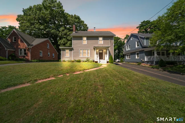 121 Highwood Avenue