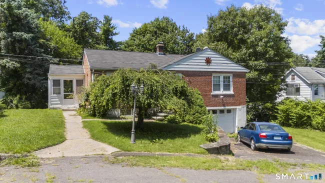 33 Garrassino Place, Waterbury, CT