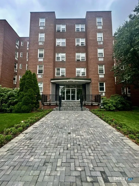 39 Glenbrook Road #1H