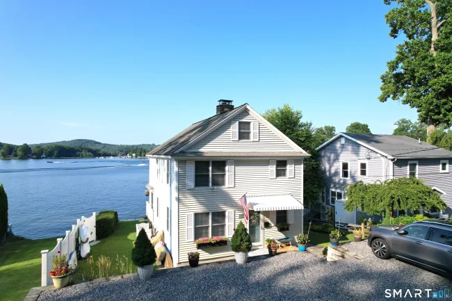 204 East Wakefield Boulevard, Winchester, CT