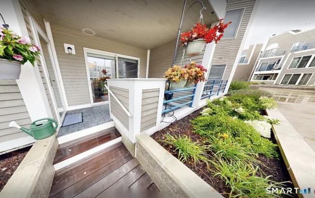 51 Harbour Close #51