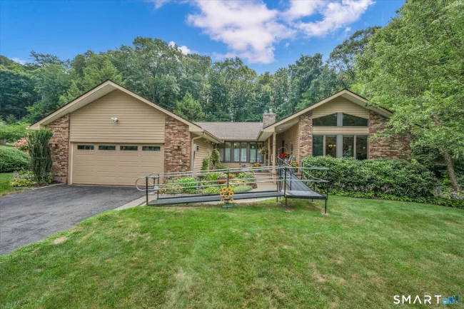 25 Crosswood Road, Farmington, CT