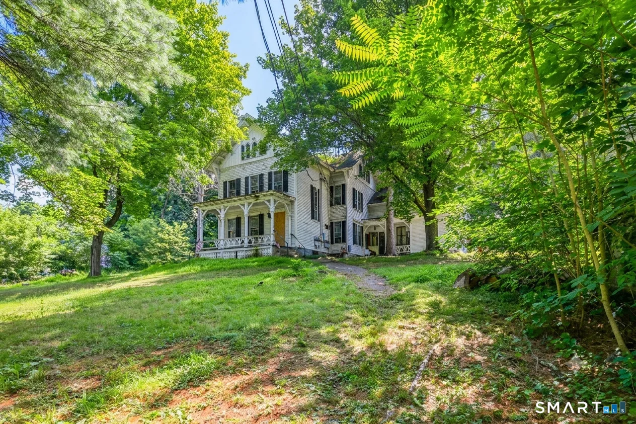 137 & 141 Main Street, Woodbury, CT