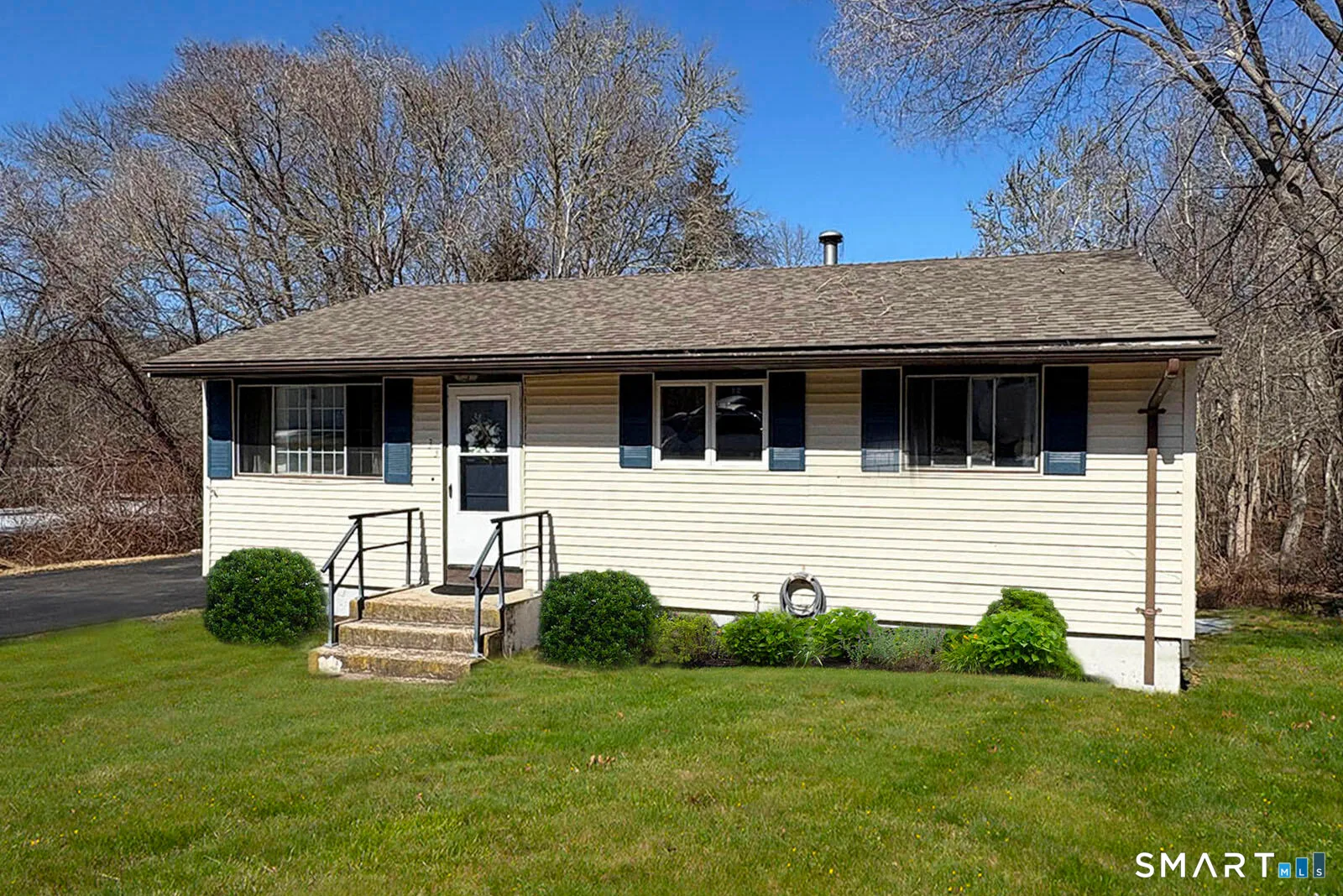 33 Shawondassee Drive, Stonington, CT