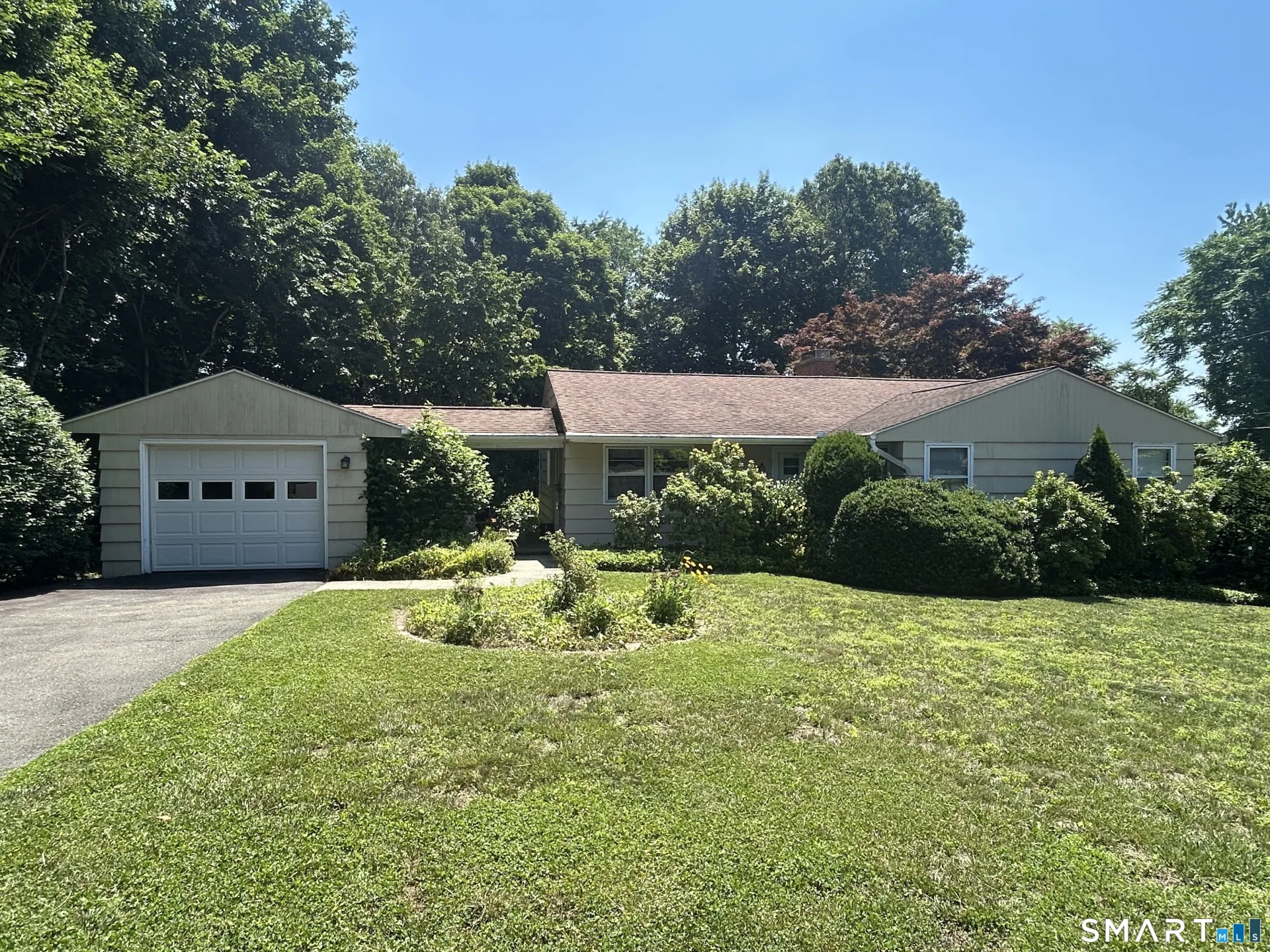 28 Clearview Circle, Naugatuck, CT