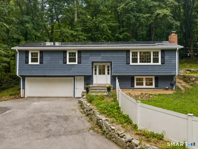 233 Hattertown Road, Newtown, CT