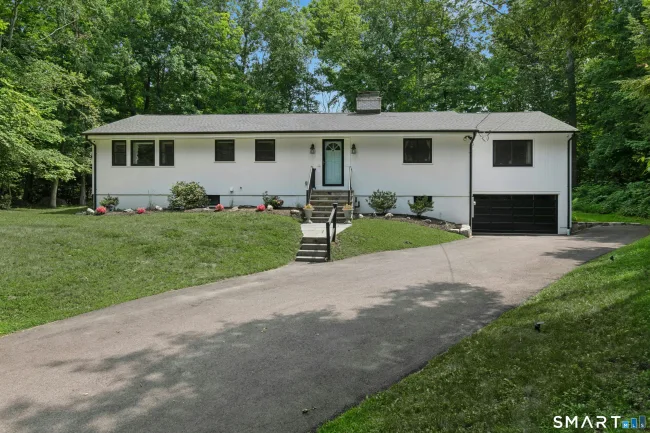 24 Smoke Hill Drive