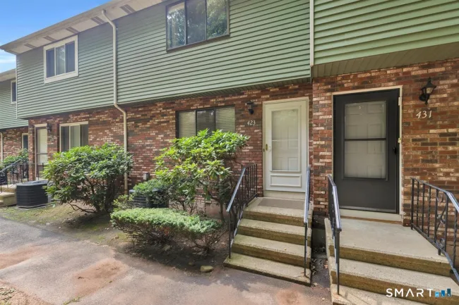423 Churchill Drive #423, Newington, CT