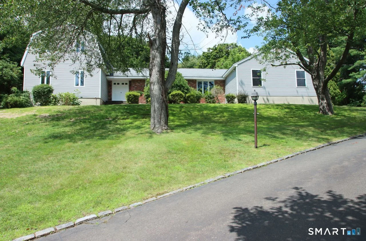 328 Saybrook Road, Orange, CT
