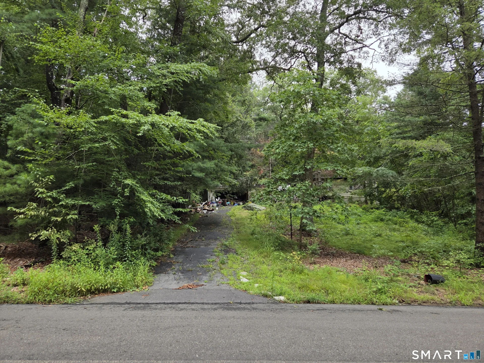 7 Hallsey Lane, Woodbridge, CT
