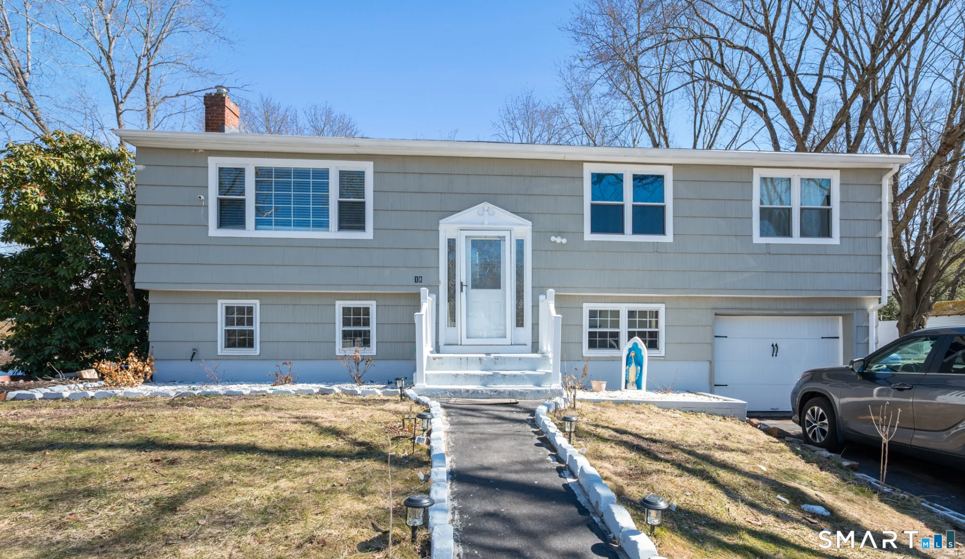 18 Crestwood Trail, East Hartford, CT