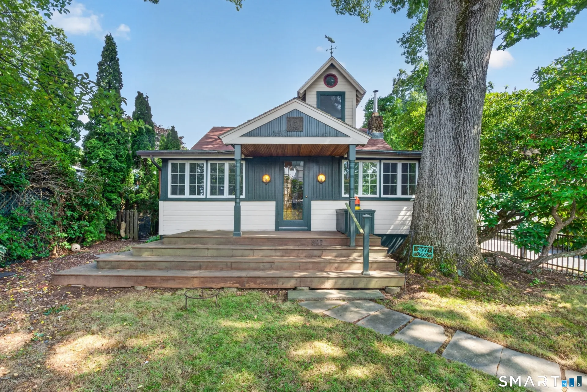 207 Pawson Road, Branford, CT
