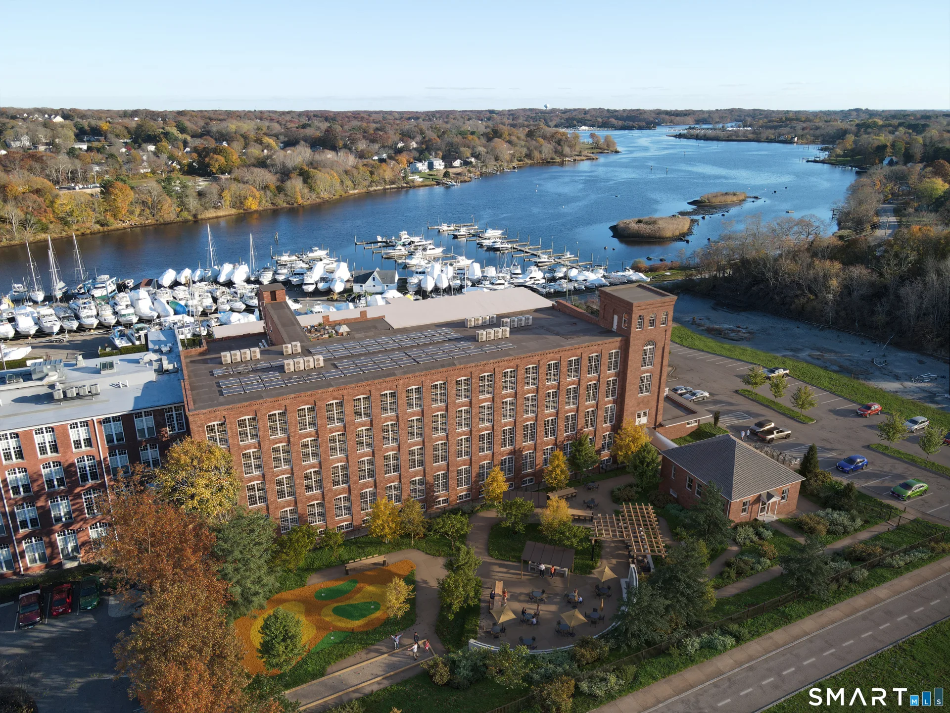 21 Pawcatuck Avenue, Stonington, CT