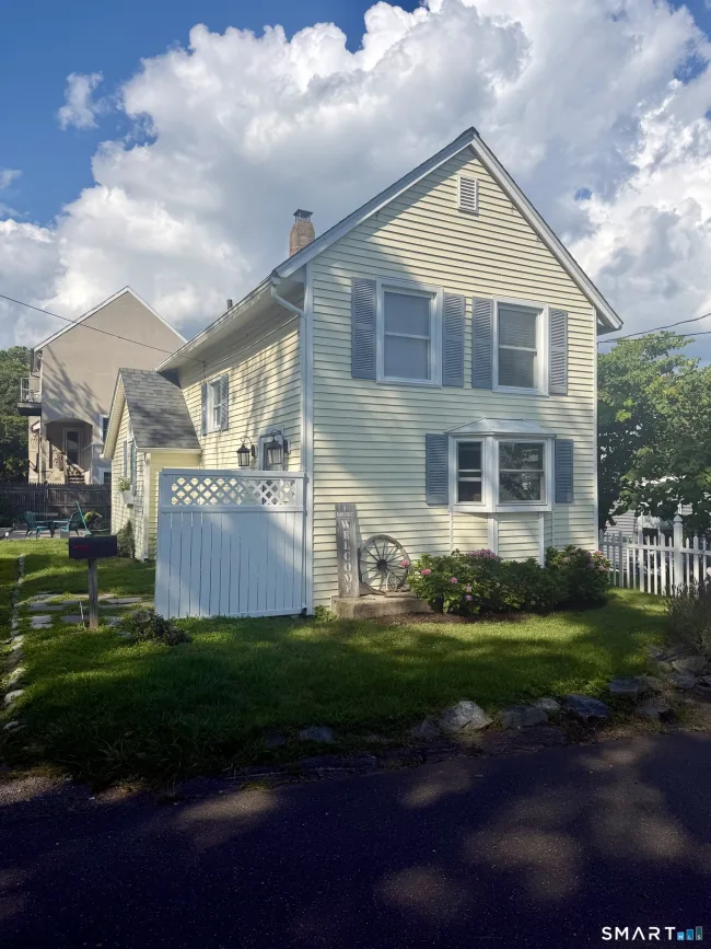 8 Paris Street, Milford, CT