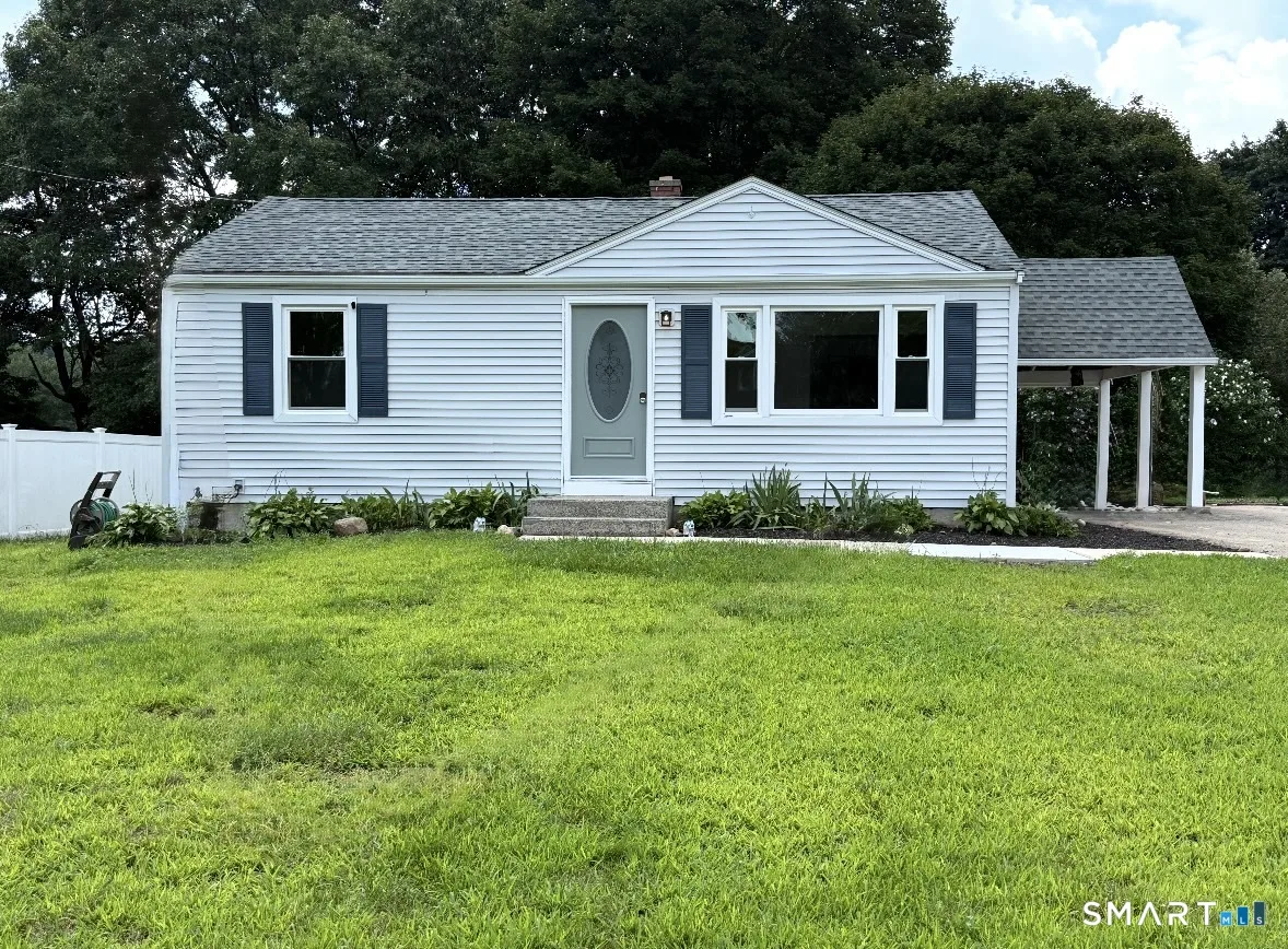 8 Cedar Drive, North Stonington, CT