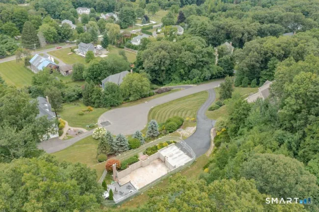 32 King Richards Court, Avon, CT