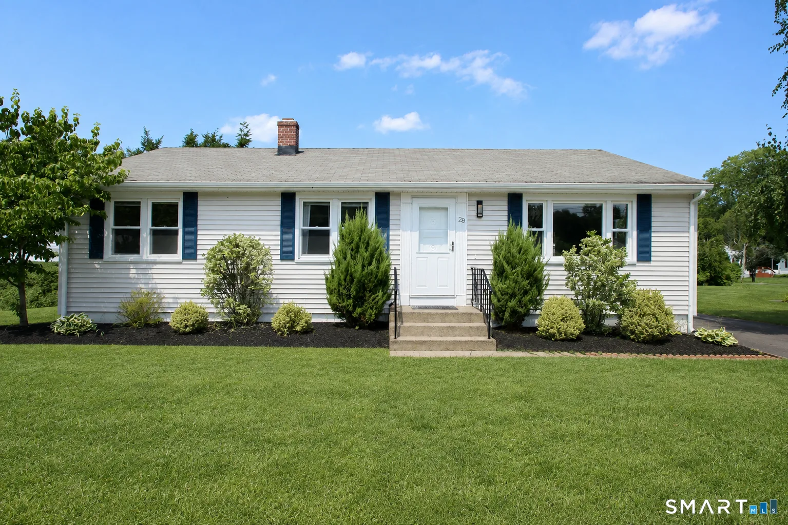 28 East Clover Circle, Hamden, CT