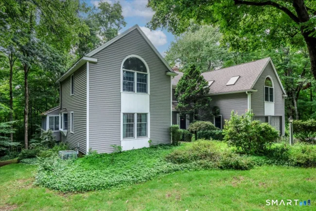 21 Farm Road, Sherman, CT