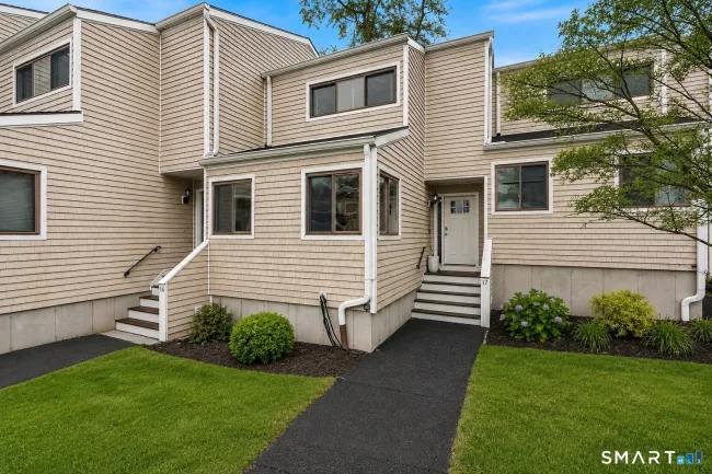 1463 Black Rock Turnpike #17