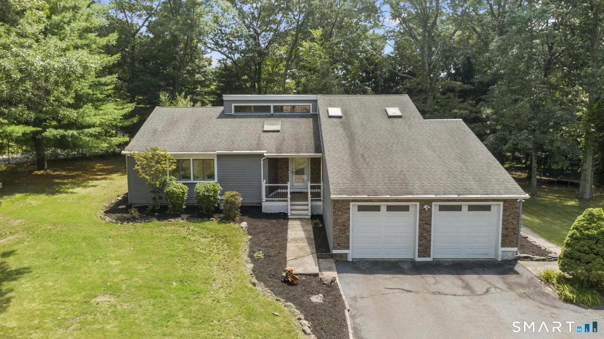 184 Bear Path Road, Hamden, CT