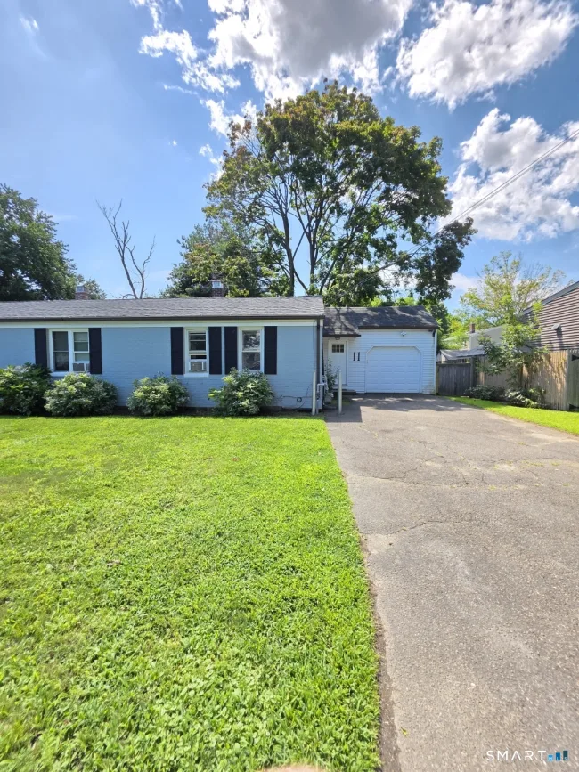 11 Knapps Park Drive, Fairfield, CT