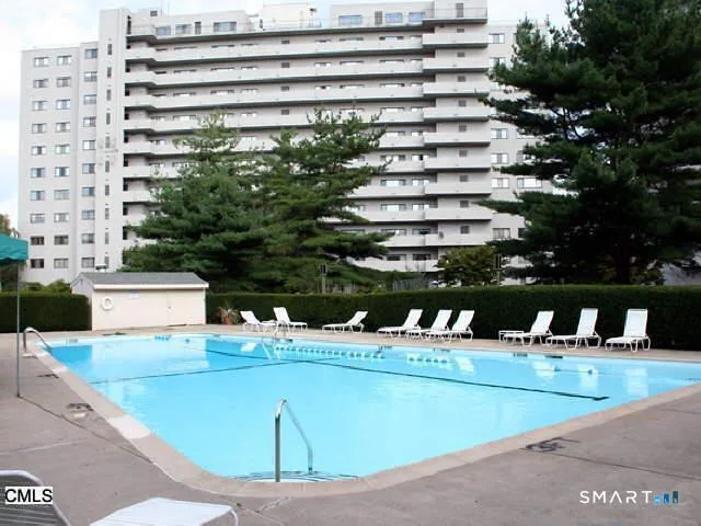 3200 Park Avenue #6F1, Bridgeport, CT