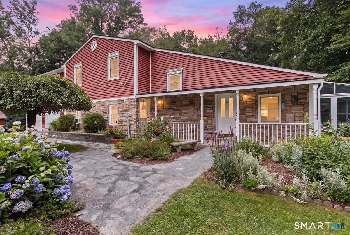 26 Tatnic Hill Road, Brooklyn, CT