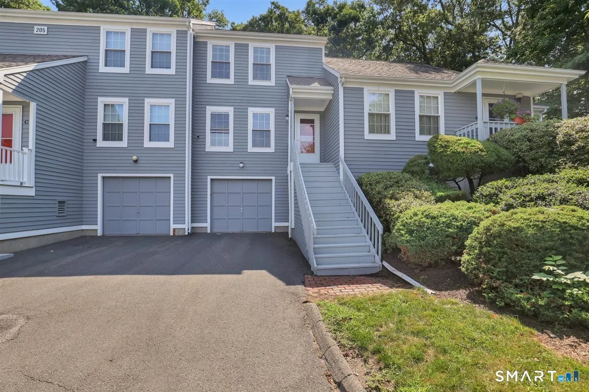 205 Oakland Street #B, Manchester, CT
