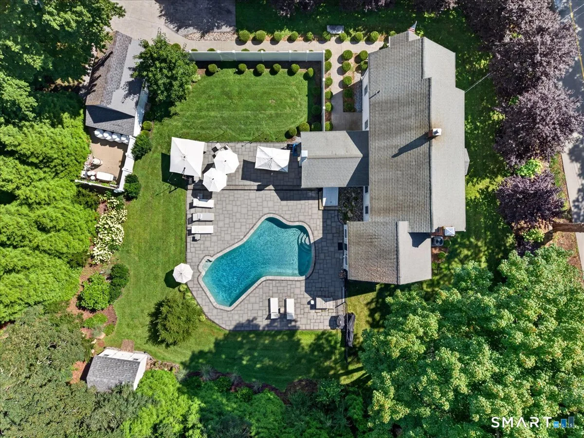 28 River Road, Essex, CT