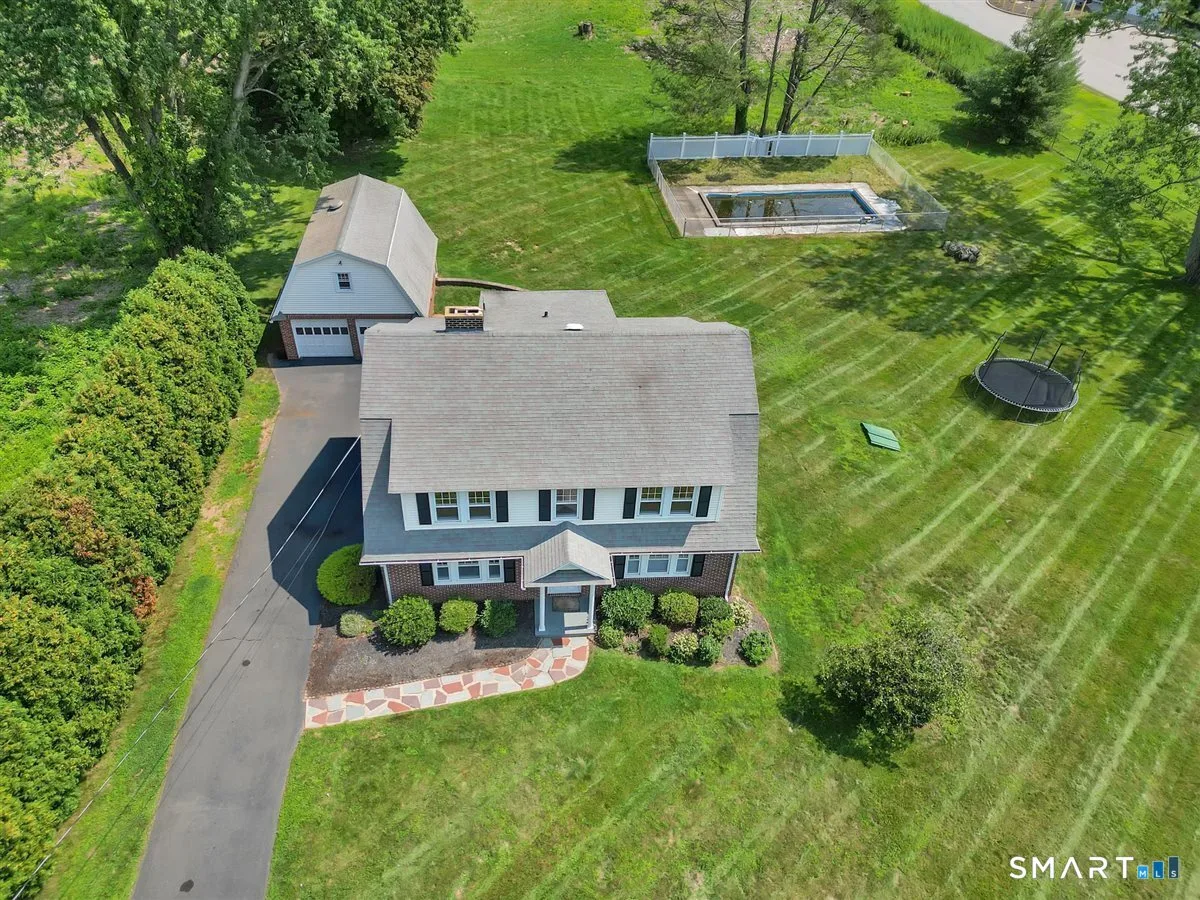 880 North Farms Road, Wallingford, CT