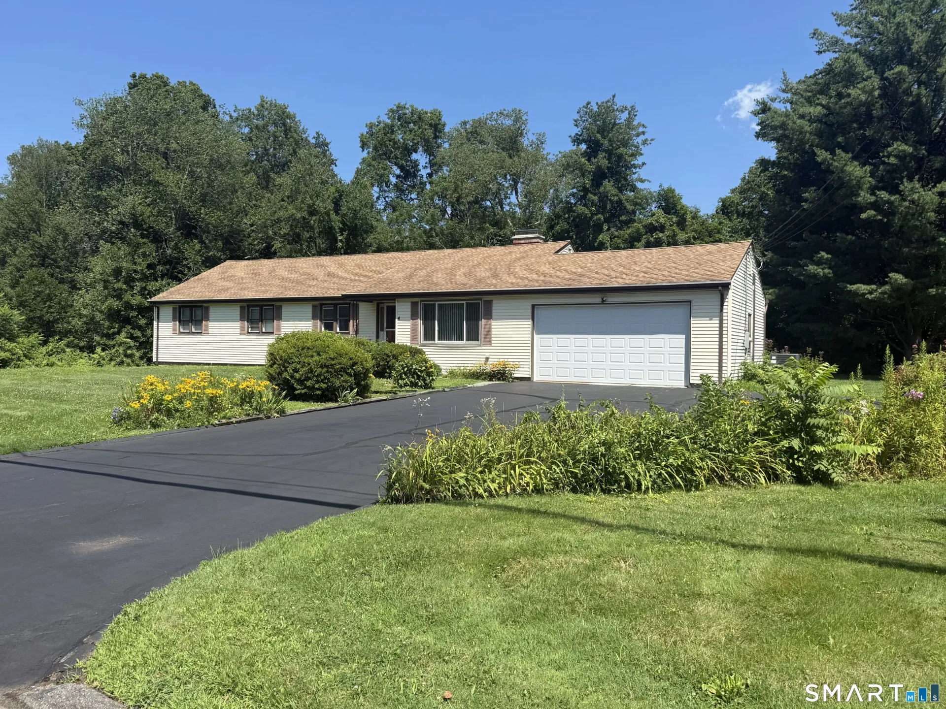 4 Sandpiper Drive, Bloomfield, CT