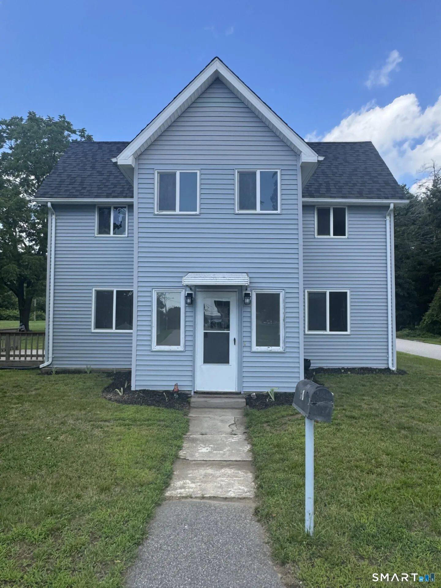 62 Benham Avenue, Waterford, CT