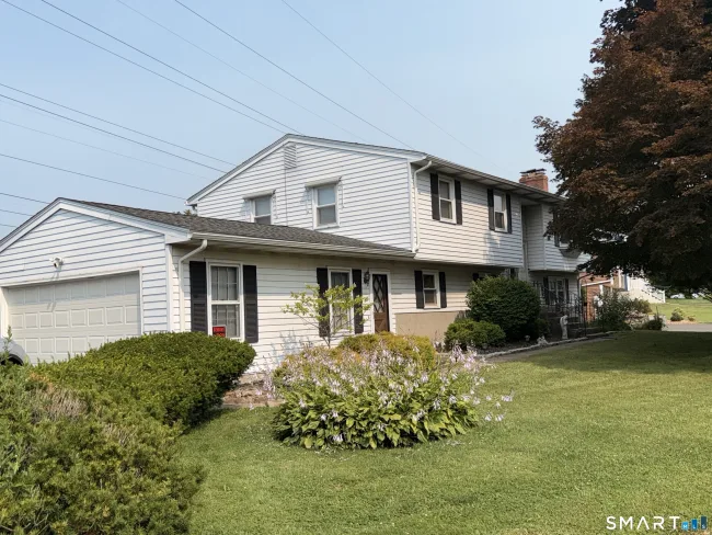27 Hummingbird Drive