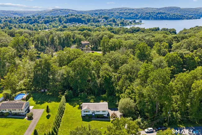 18 Woodcreek Road