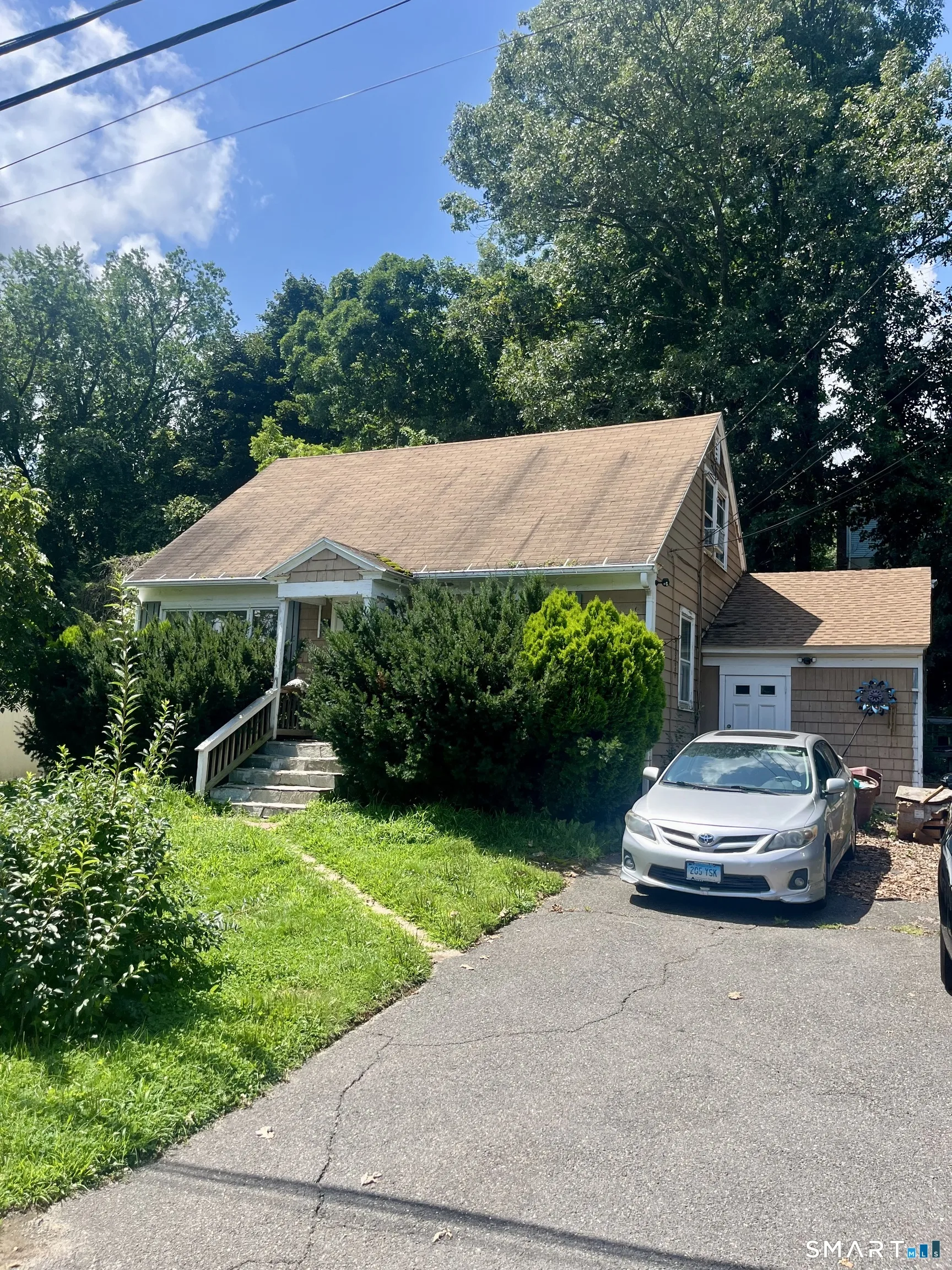 21 Joy Road, Waterbury, CT