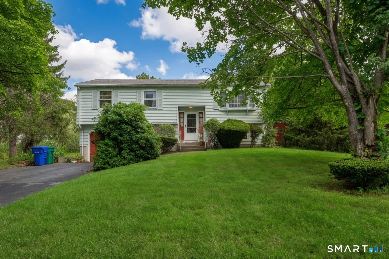6 Tiffany Lane, Bloomfield, CT