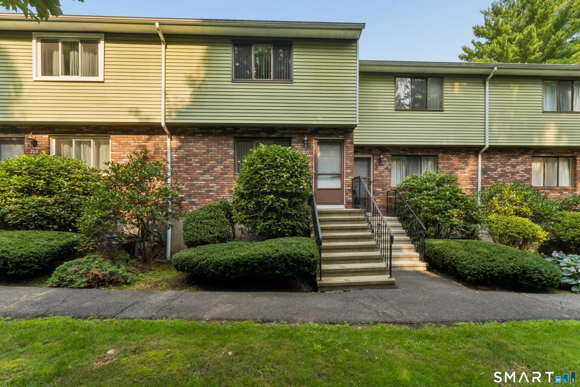 705 Churchill Drive #705, Newington, CT
