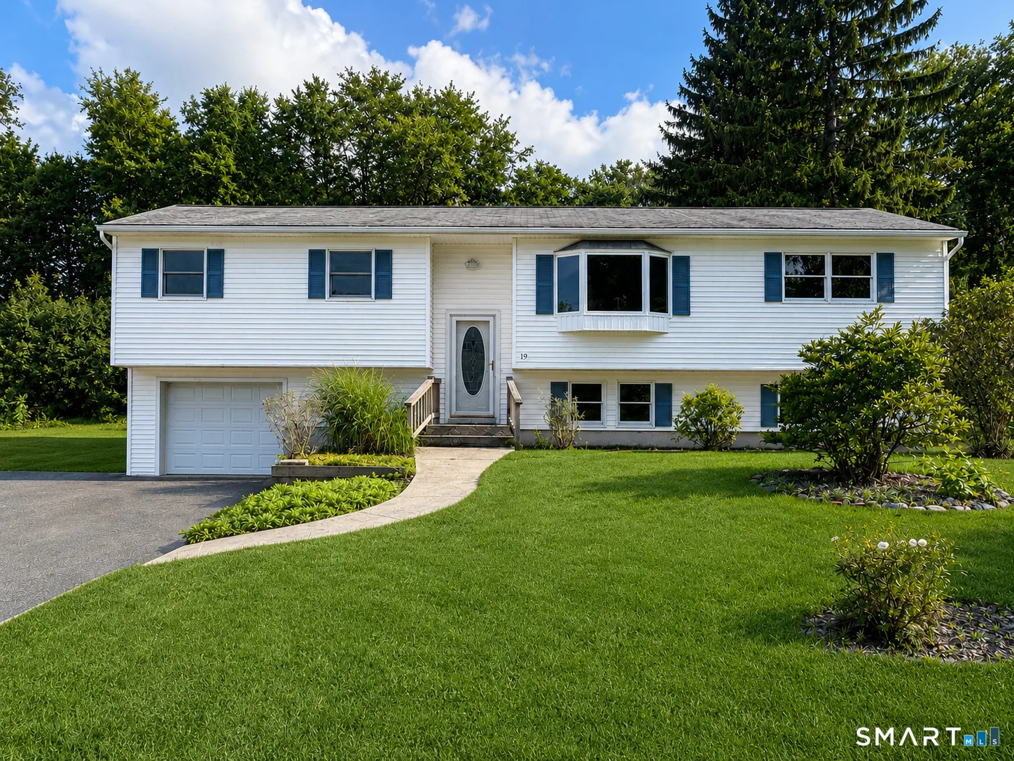 19 Hillside Circle, Brookfield, CT
