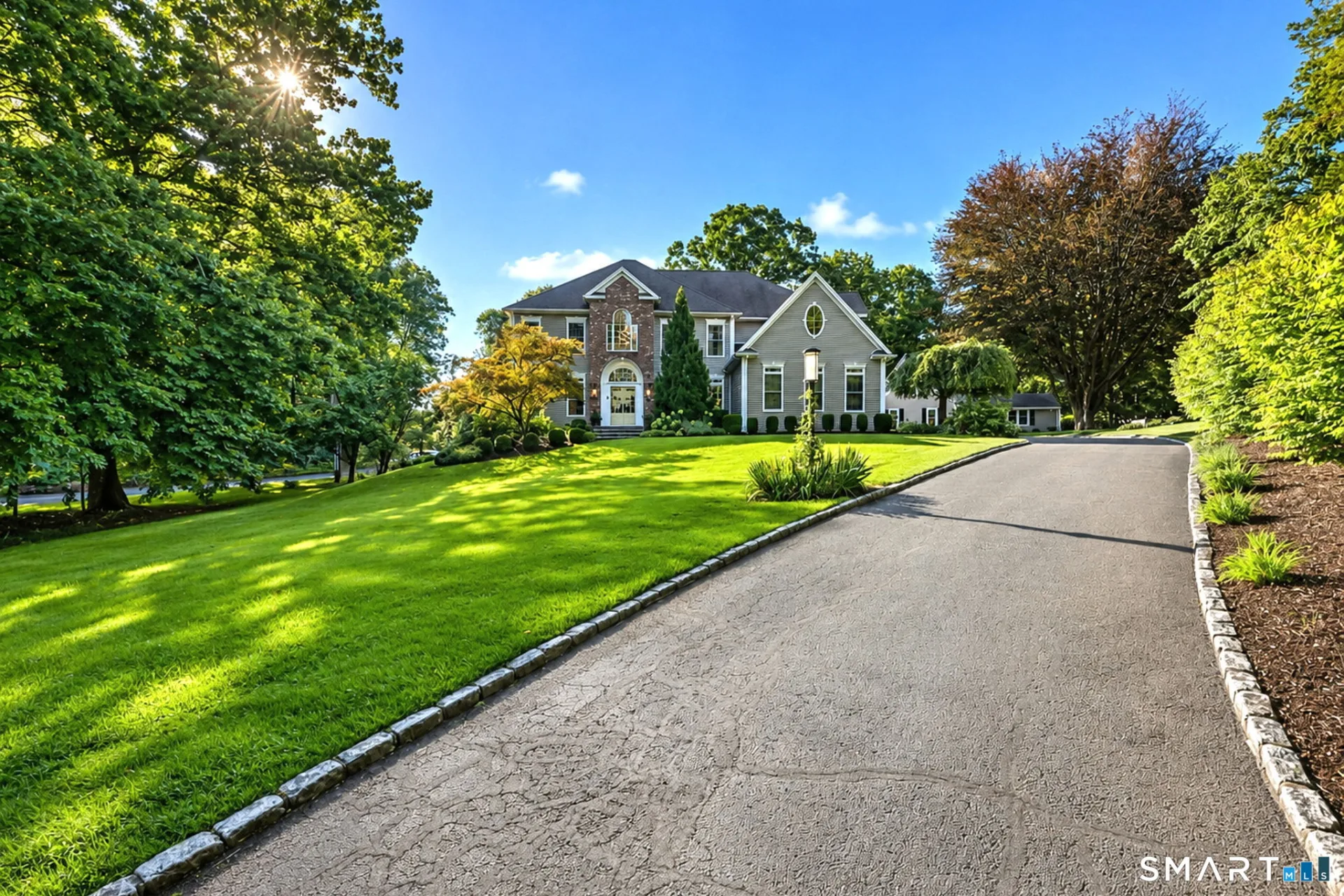2 Horse Stable Circle, Shelton, CT