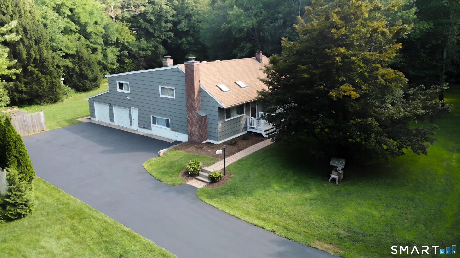 6 Paugussett Road, Newtown, CT