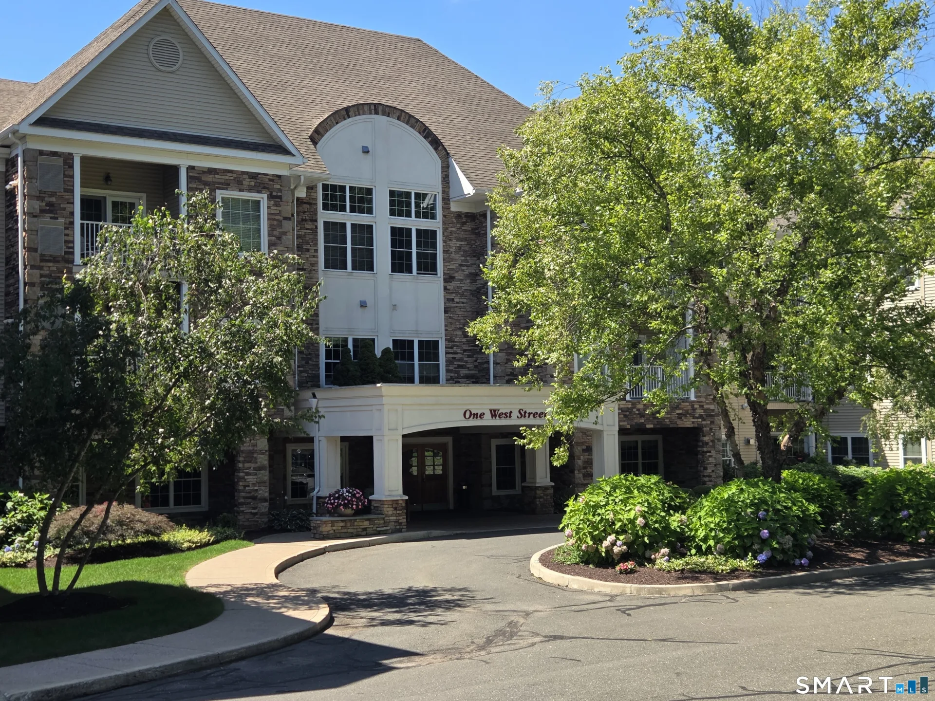 1 West Street #215, Simsbury, CT