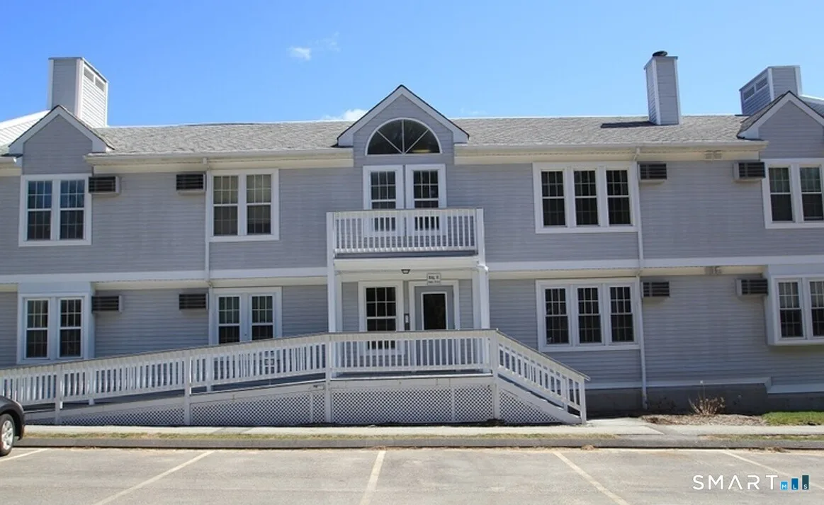 82 Longview Street #44, Waterford, CT