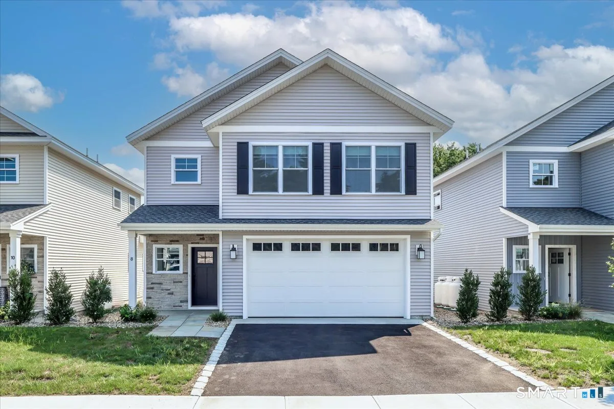 8 Fieldstone Court #8, Bethel, CT