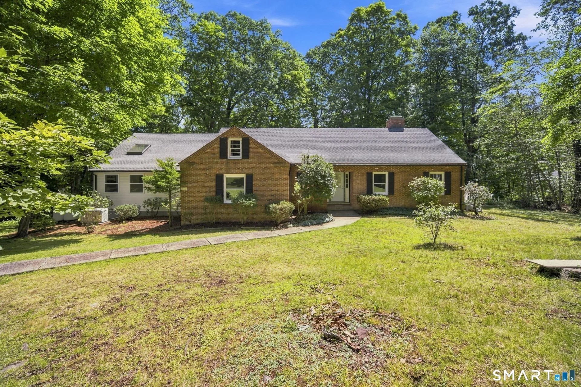 87 Kenmore Road, Bloomfield, CT