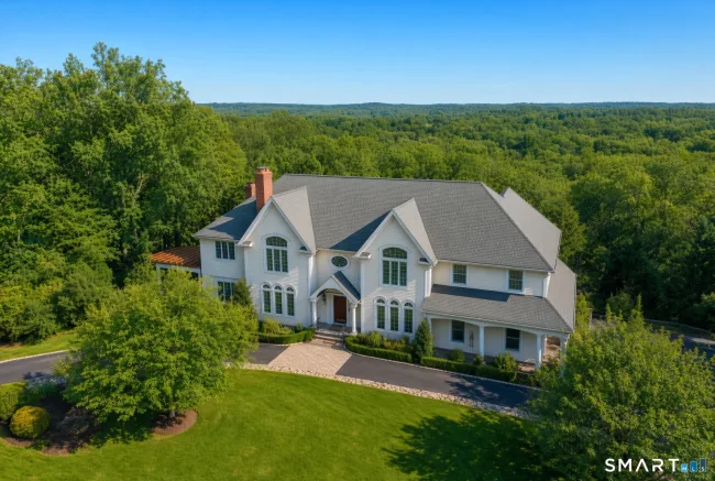 17 Kent Road, Newtown, CT