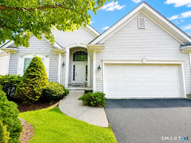 171 Country Club Drive #171, Oxford, CT