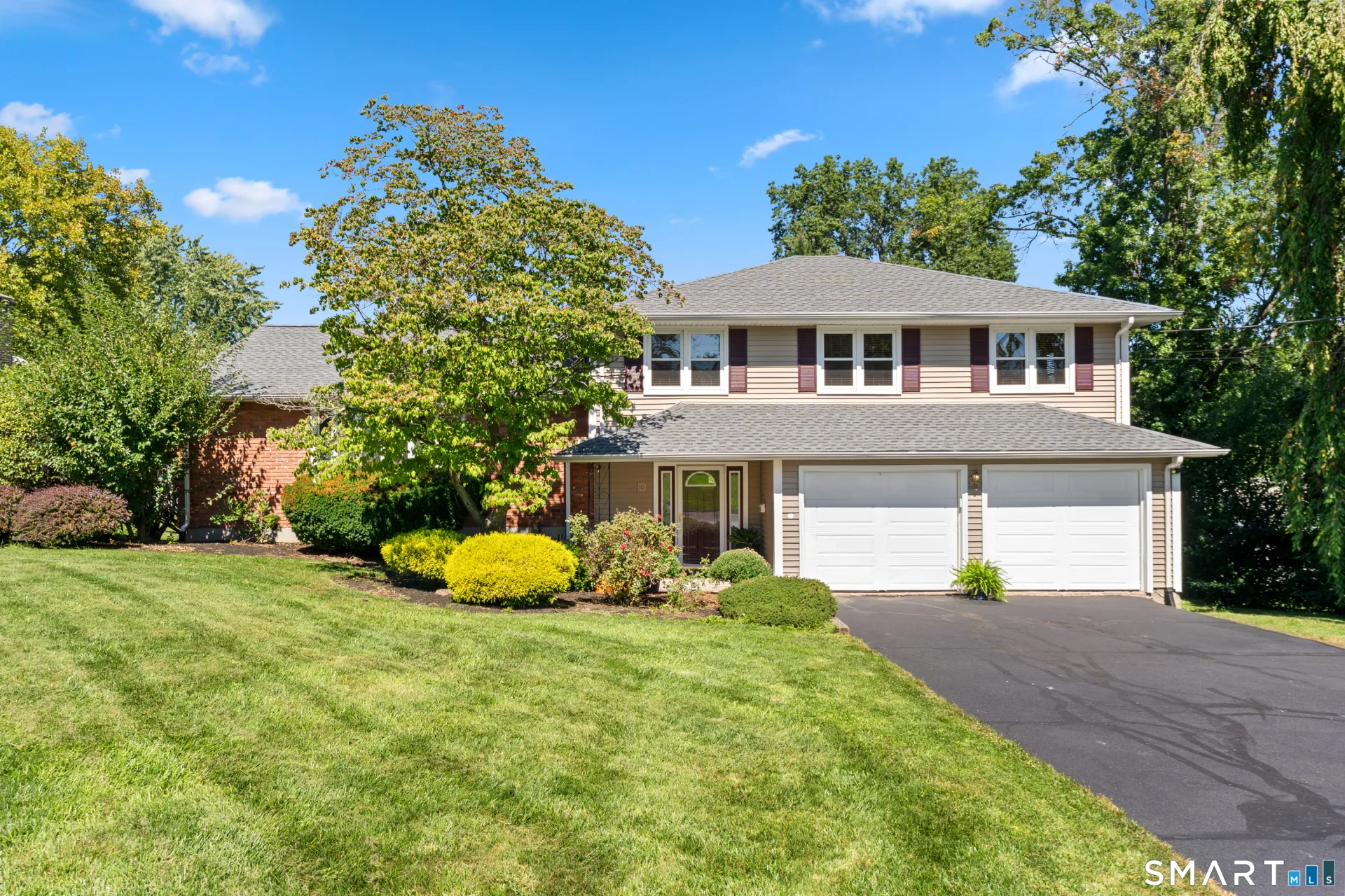 10 Eastwood Road, West Hartford, CT
