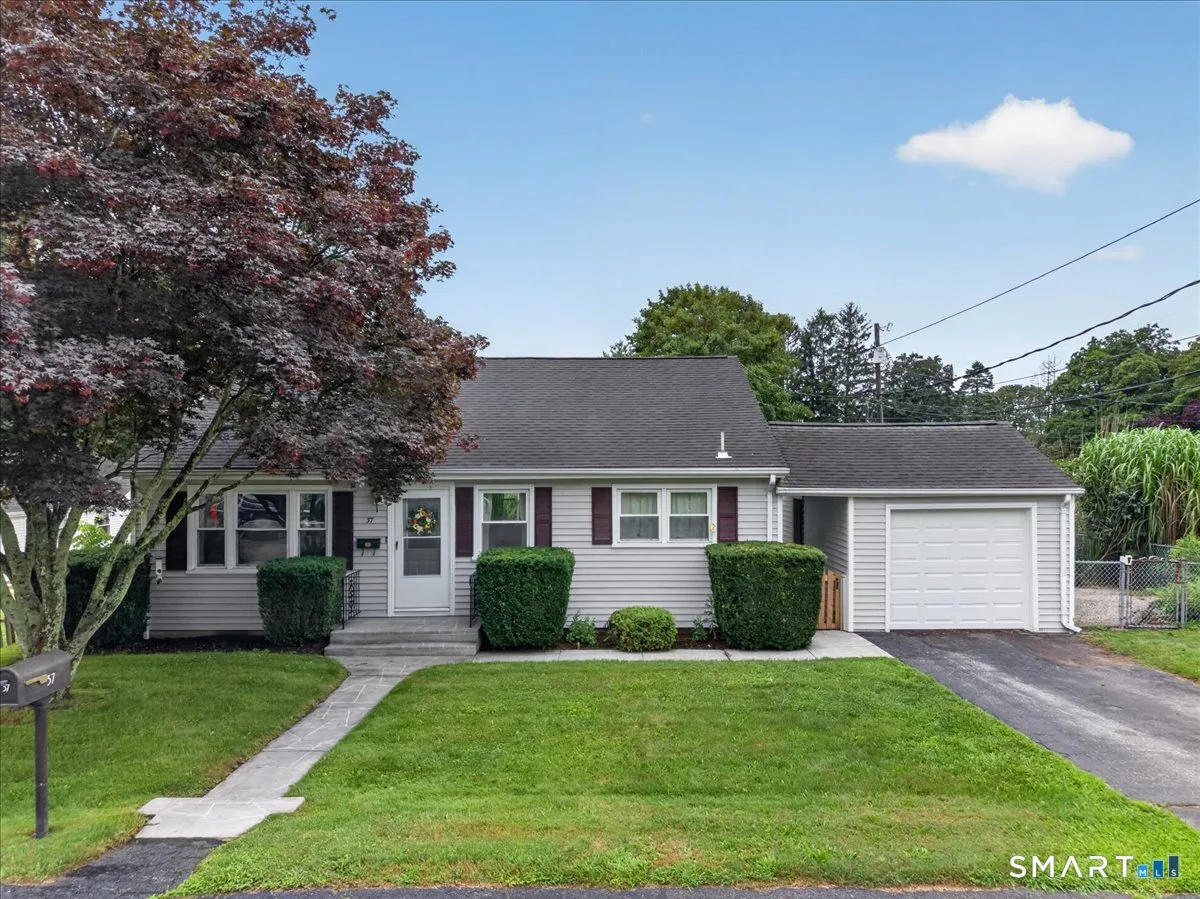 37 Vivian Street, Waterford, CT