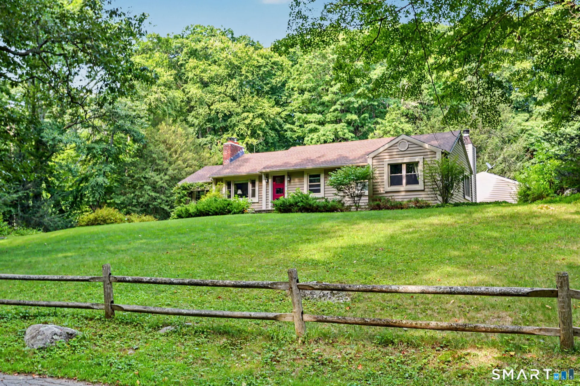 16 Velvet Street, Trumbull, CT